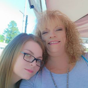 Meet your Posher, Dee